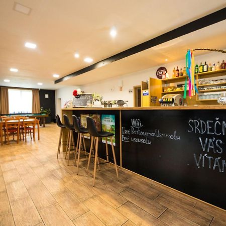 סטראז'ני Penzion A Restaurace U Sousedu מראה חיצוני תמונה