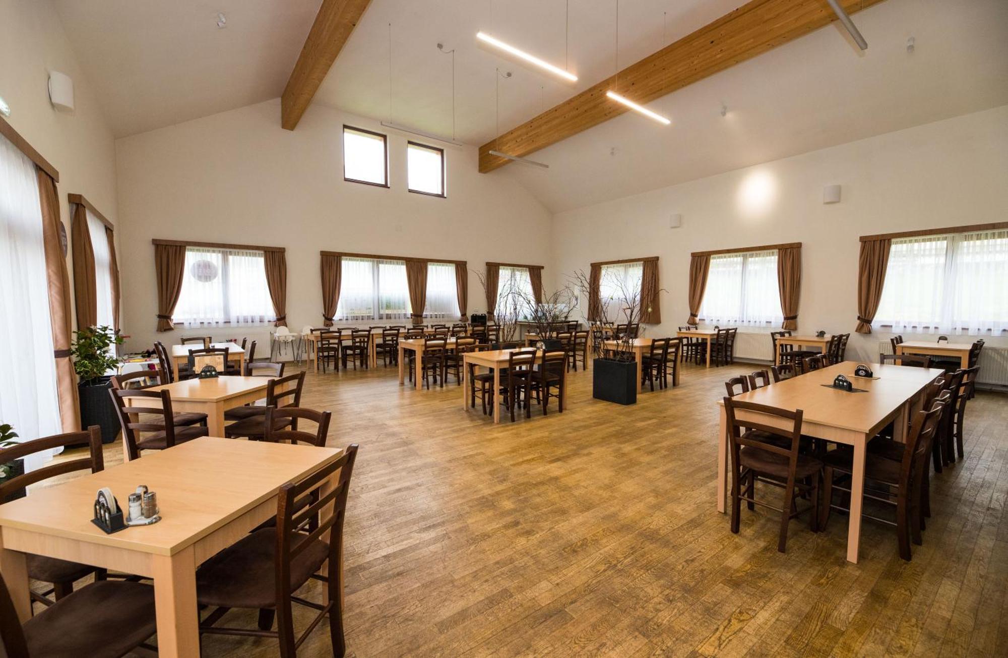 סטראז'ני Penzion A Restaurace U Sousedu מראה חיצוני תמונה
